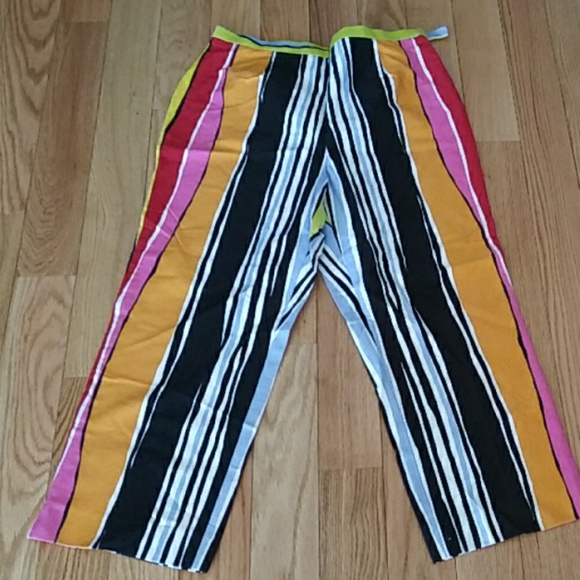 Madison Studio 10 Capris - Picture 2 of 4